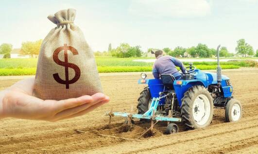 Jakie są zalety zainwestowania w nowoczesny ciągnik CLAAS dla małych gospodarstw?