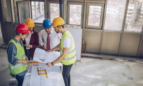 Jakie są korzyści z wyboru lokalnego generalnego wykonawcy dla inwestycji budowlanej?