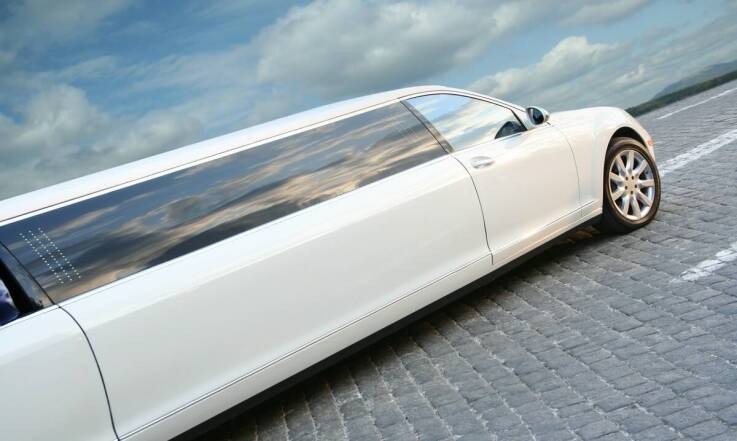 Taxi na imprezę w Krakowie – komfort i bezpieczeństwo dla Twoich gości