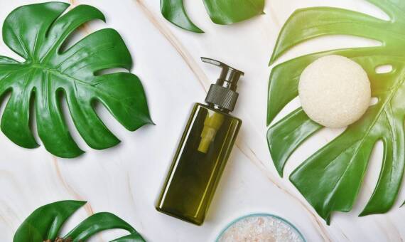 Jakie są zalety stosowania lakierów do włosów z linii compagnia del colore?