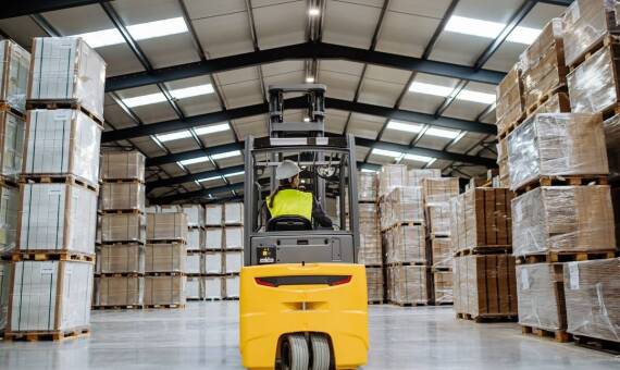 Jakie umiejętności są kluczowe dla zdania testu UDT na wózki widłowe?