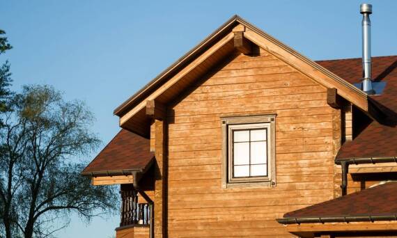 Dlaczego warto postawić na domy drewniane pod klucz w stylu góralskim?