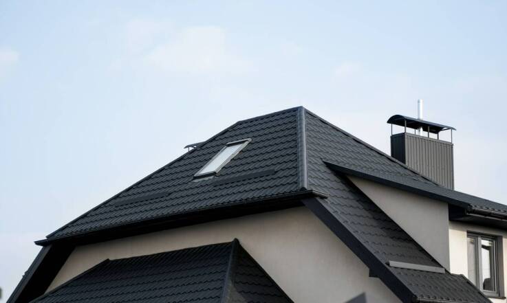 Jakie są zalety dachówek w kontekście polskiego klimatu?
