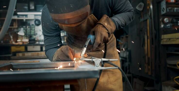 Stalowe szablony a redukcja ryzyka uszkodzenia płytek podczas lutowania – jak to działa?