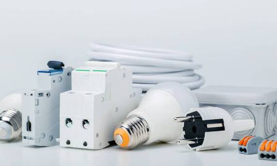 Instalacje elektryczne a oszczędność energii – jak to działa?