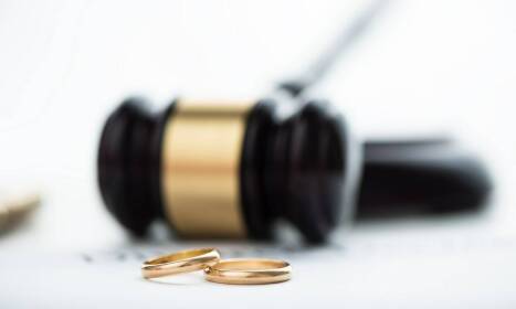 Jakie są skutki emocjonalne związane z rozdzielnością majątkową i jak adwokat może pomóc?