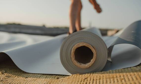 Serwis plandek Kościan – jak zapewnić sobie szybki dostęp do naprawy?