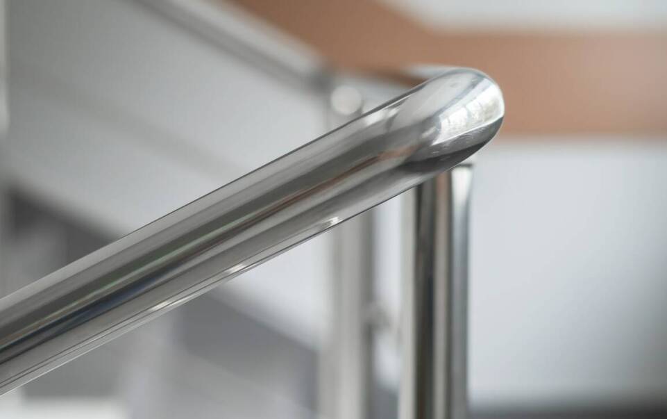 Balustrady ze stali nierdzewnej a ochrona przed działaniem warunków atmosferycznych
