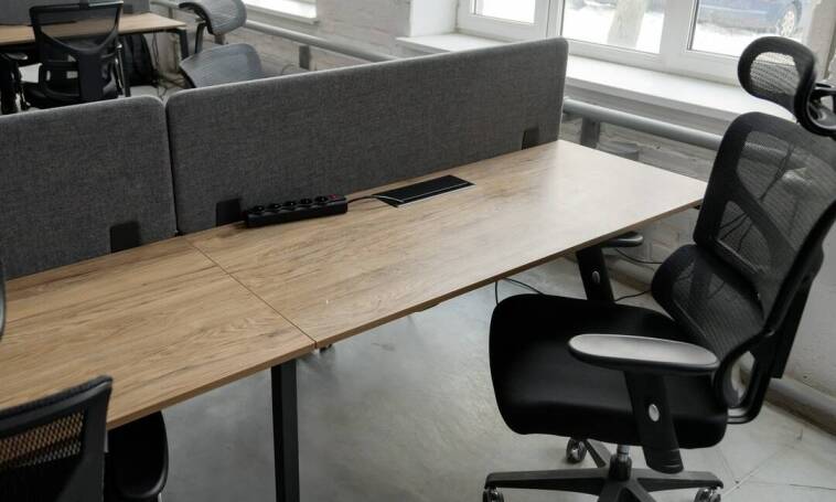Jak zorganizować ergonomiczne stanowisko sit-stand? 