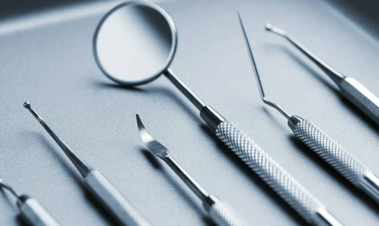 Jakie znaczenie ma regularne leczenie próchnicy u dorosłych?