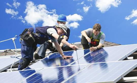 Jakie są zalety wspólnego korzystania z energii słonecznej przez sąsiadów w Gliwicach?