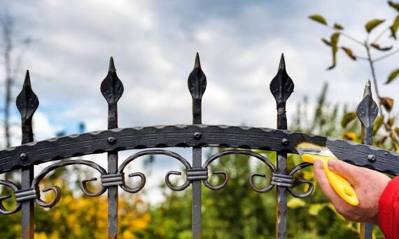 Ogrodzenia metalowe – idealne rozwiązanie dla nowoczesnych posesji