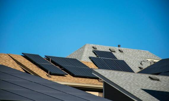 Fotowoltaika a lokalne przepisy – co warto wiedzieć w Gryfice?