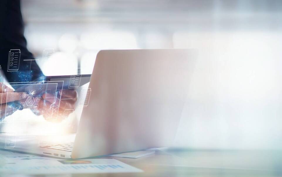 Jakie korzyści dla firm zapewnia księgowość online?