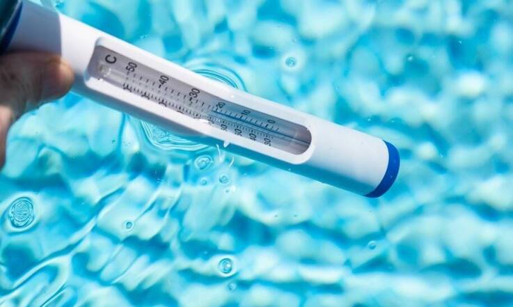 W jaki sposób można podgrzewać wodę w basenie? 