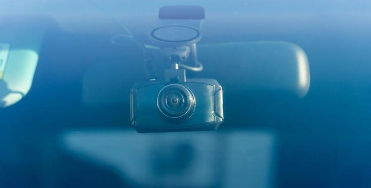 Poradnik: jak zainstalować kamerę samochodową przód w swoim pojeździe?