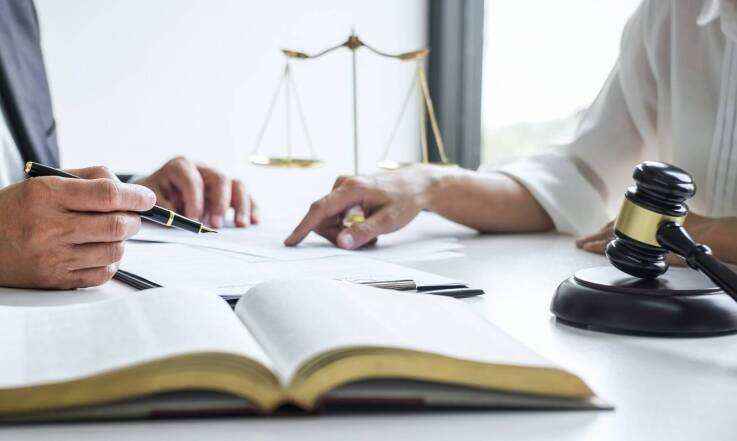 Jak wybrać najlepszego adwokata do swojej sprawy?
