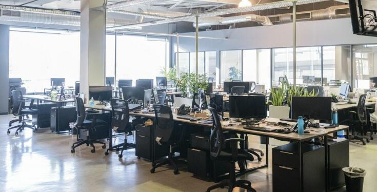 Ergonomia w projektowaniu szafek ubraniowych – na co zwrócić uwagę?