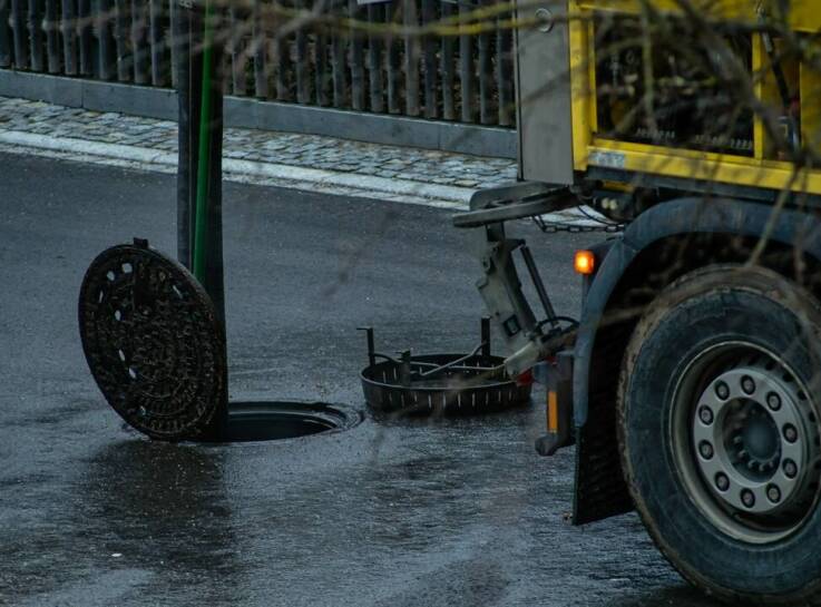 Jakie znaczenie ma regularne udrażnianie rur dla infrastruktury miejskiej?