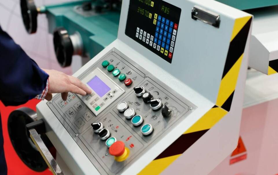 Innowacyjne rozwiązania w montażu rozdzielni elektrycznych