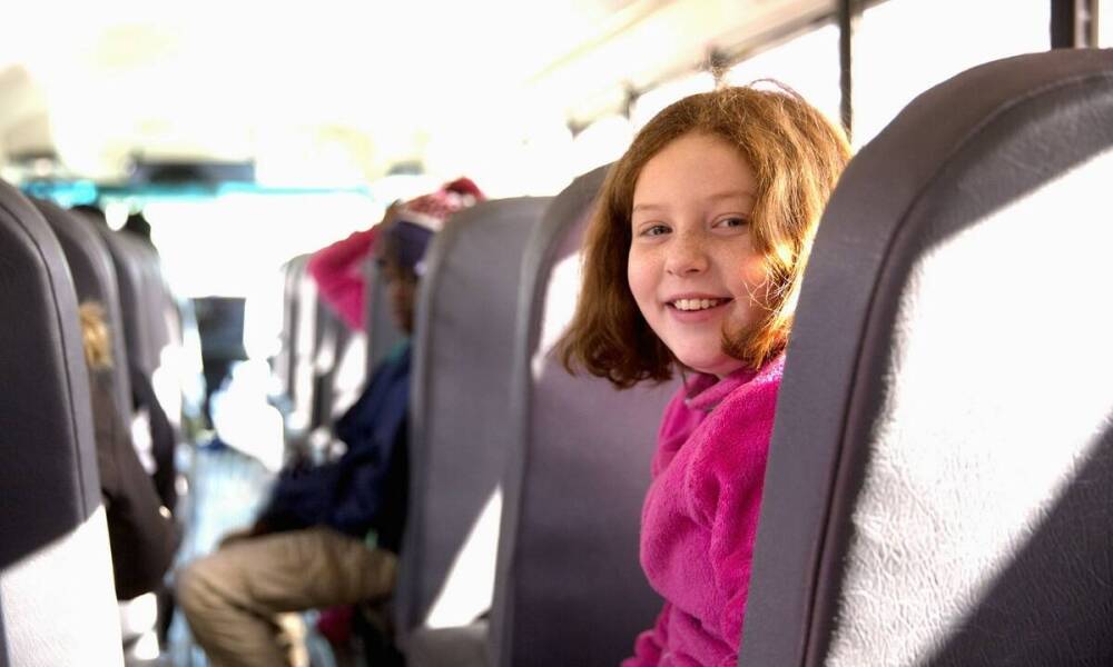 Jak wynajem autobusów ułatwia organizację wycieczek szkolnych?