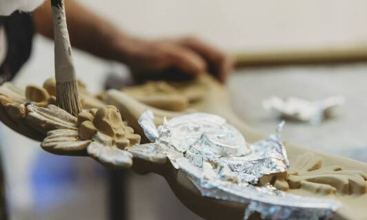 Ręcznie robione kinkiety – jak dodać charakteru każdemu pomieszczeniu?