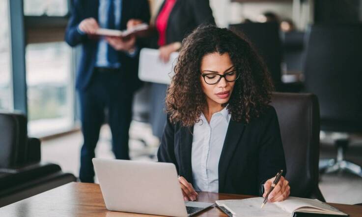 Rola adwokata w procesie rozwodowym: dlaczego warto skorzystać z pomocy specjalisty?