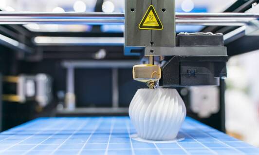 Jak wydruk 3D w Krakowie rewolucjonizuje przemysł samochodowy?