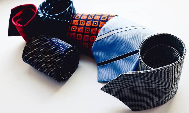 Najnowsze trendy w modzie dotyczące czarnych garniturów męskich