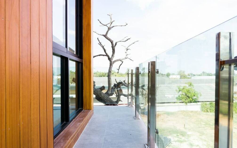 Bezpieczeństwo i trwałość balustrad szklanych w codziennym użytkowaniu