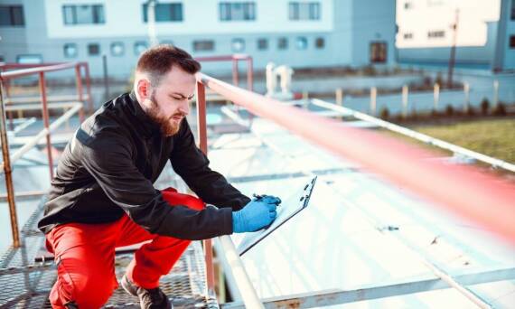 Jak inwentaryzacja podłączeń przewodów kominowych wpływa na bezpieczeństwo budynku?