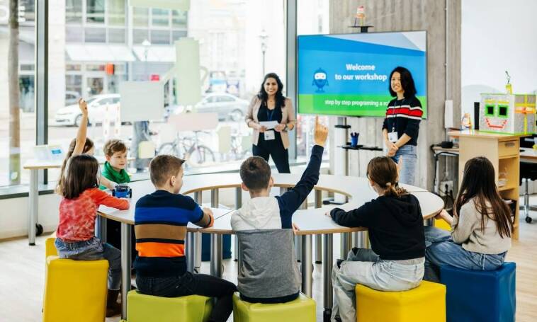 Jak technologie cyfrowe wspierają naukę na kursach ładowarek?