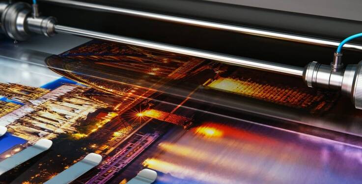 Jakie są najlepsze praktyki montażu tkanin na profilach aluminiowych?