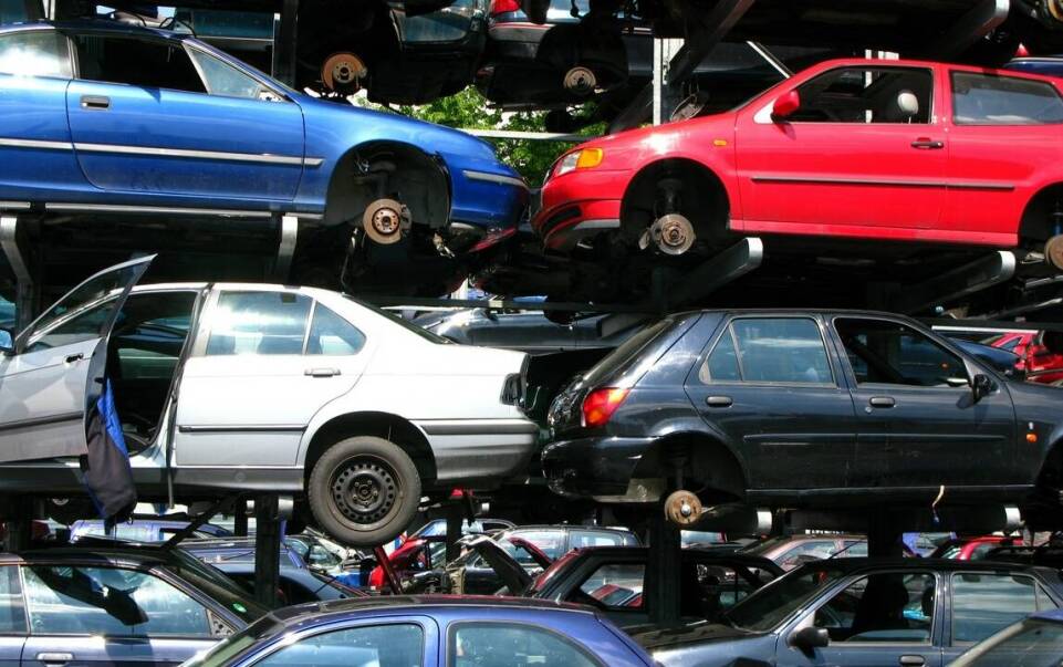 Sprzedaż używanych części samochodowych – oferta auto złomu
