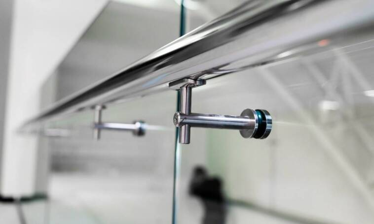 Stal nierdzewna jako materiał do produkcji balustrad – co warto wiedzieć?