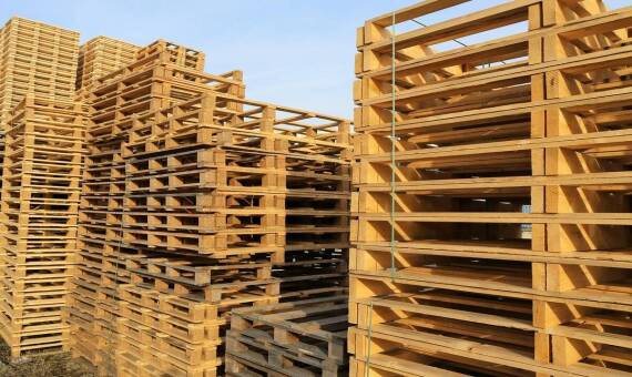 Skup palet – jakie korzyści niesie dla przedsiębiorstw przemysłowych?