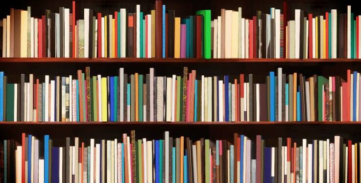 Jakie są najnowsze trendy w literaturze fantasy dostępnej w antykwariacie online?