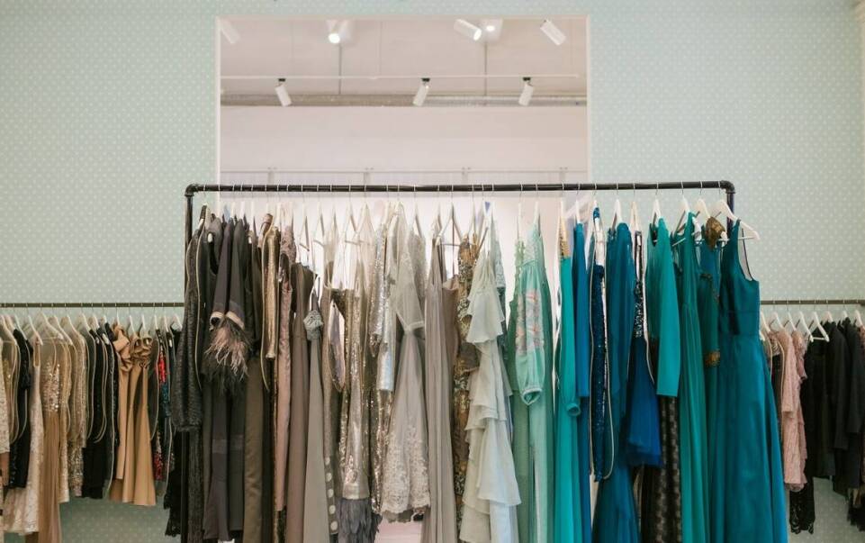 Ekskluzywna sukienka koktajlowa jako symbol luksusu i stylu