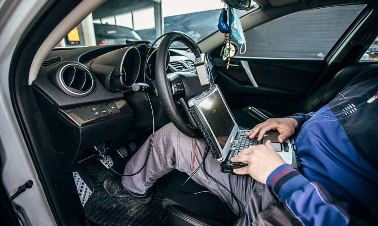 W jaki sposób nasze doświadczenie wpływa na skuteczność awaryjnego otwierania samochodów?