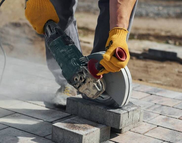Cięcie diamentowe w betonie jako rozwiązanie dla trudnych warunków terenowych