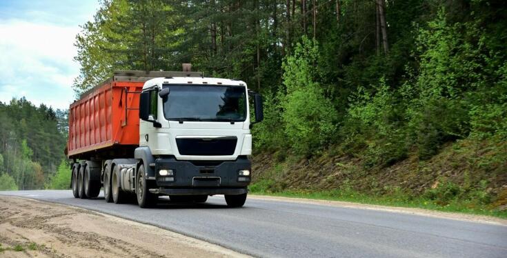 Korzyści z zastosowania nowoczesnych metod transportu odpadów w branży opakowań