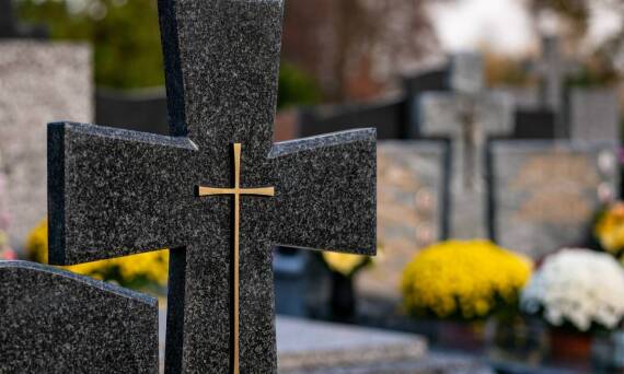 Nagrobki dla dzieci – jak połączyć estetykę z funkcjonalnością?