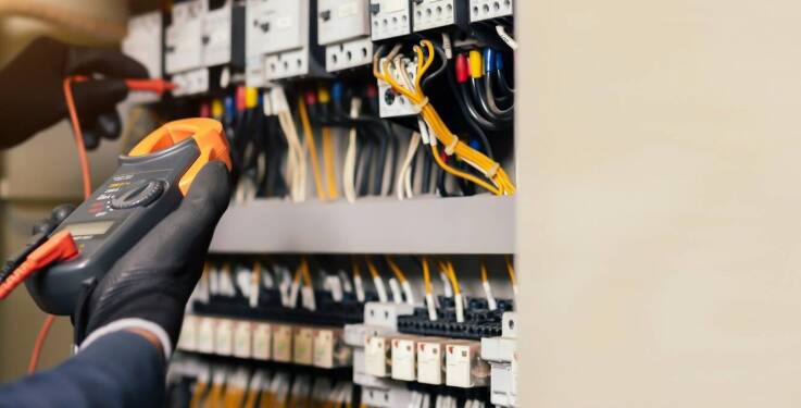 Jak audytor energetyczny może pomóc w optymalizacji zużycia energii?