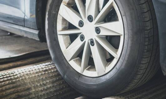 Rola ustawienia geometrii kół w bezpieczeństwie samochodu