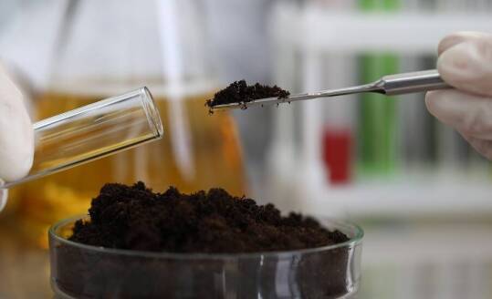 Na czym polega laboratoryjne badanie gruntu?