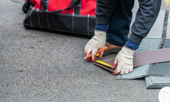 Jak właściwie zamontować blachodachówki, aby zapewnić ich trwałość?