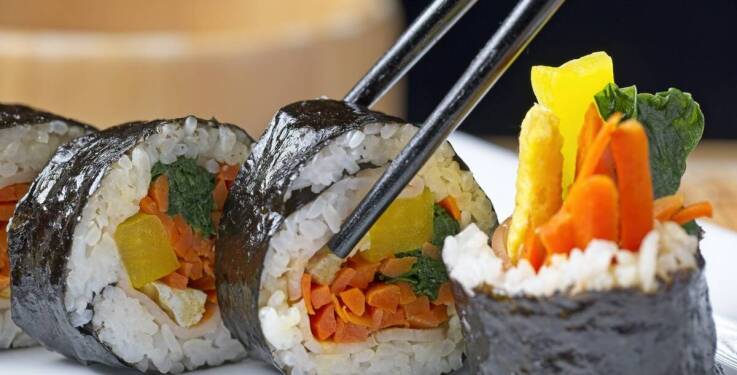 Jakie oryginalne propozycje sushi oferujemy na przyjęcia w Kutnie?