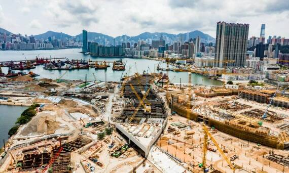 Zalety wynajmu wywrotek w kontekście lokalnych projektów infrastrukturalnych