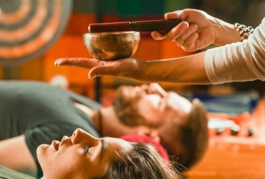 Jak kurs kamertonów może wzbogacić Twoje umiejętności terapeutyczne?