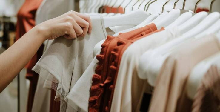 W jaki sposób hurtownie przygotowują się na zmieniające się sezony modowe?